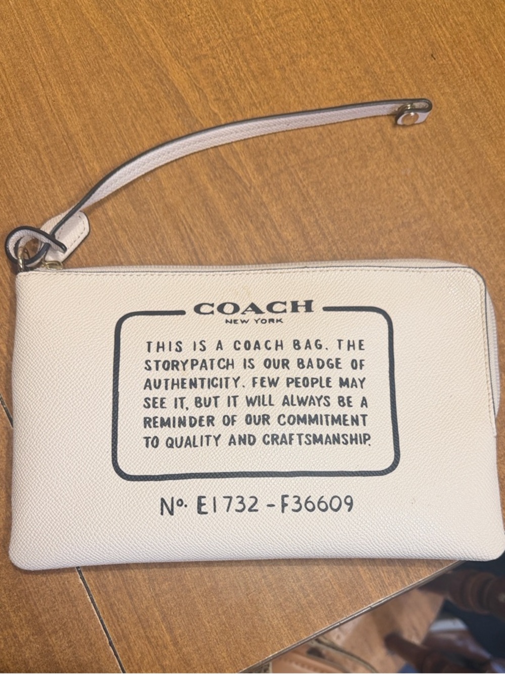 NWOT Coach Storypatch Wristlet